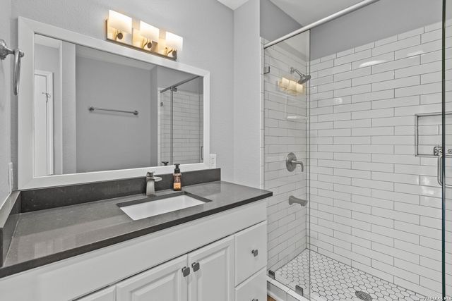 726 Barbara, Canyon Lake, TX 78133