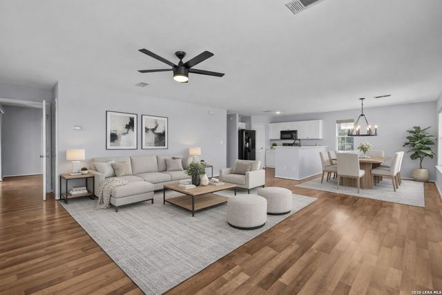 726 Barbara, Canyon Lake, TX 78133