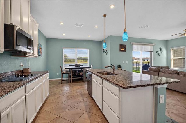 8715 SUNSHOWER PLACE, Parrish, FL 34219