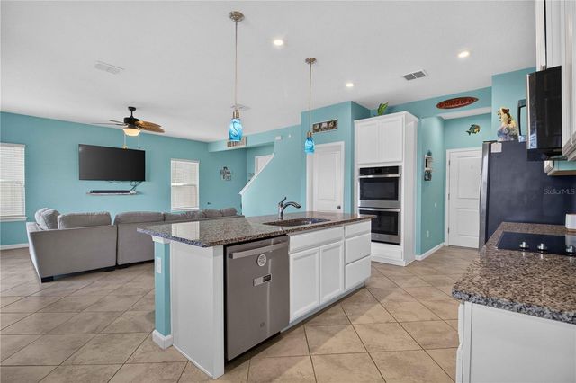8715 SUNSHOWER PLACE, Parrish, FL 34219