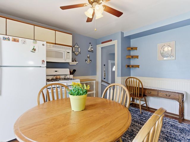 7399 Mckinley Avenue, Center Line, MI 48015