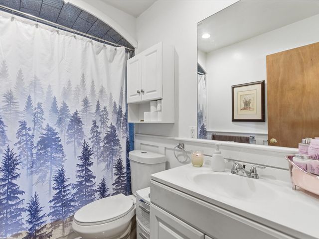 7399 Mckinley Avenue, Center Line, MI 48015