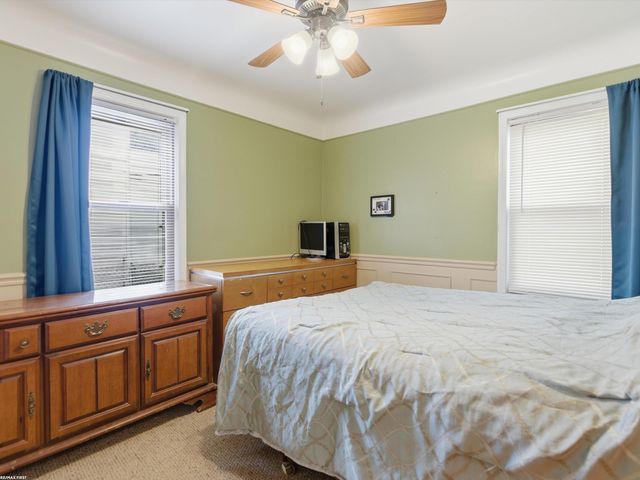 7399 Mckinley Avenue, Center Line, MI 48015