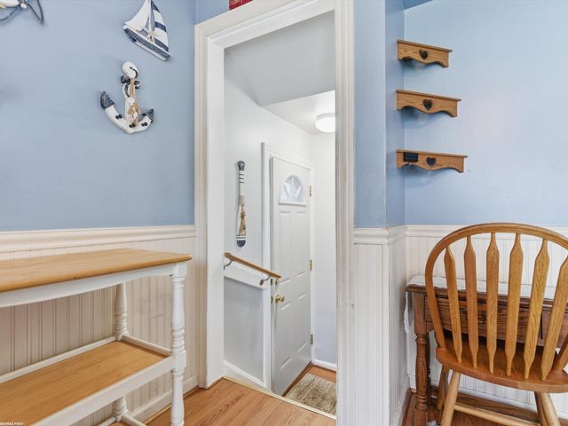 7399 Mckinley Avenue, Center Line, MI 48015