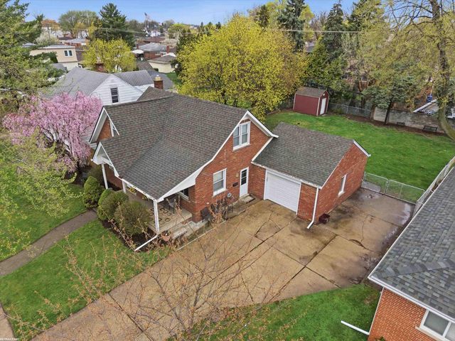 7399 Mckinley Avenue, Center Line, MI 48015
