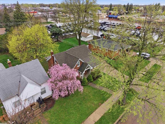 7399 Mckinley Avenue, Center Line, MI 48015