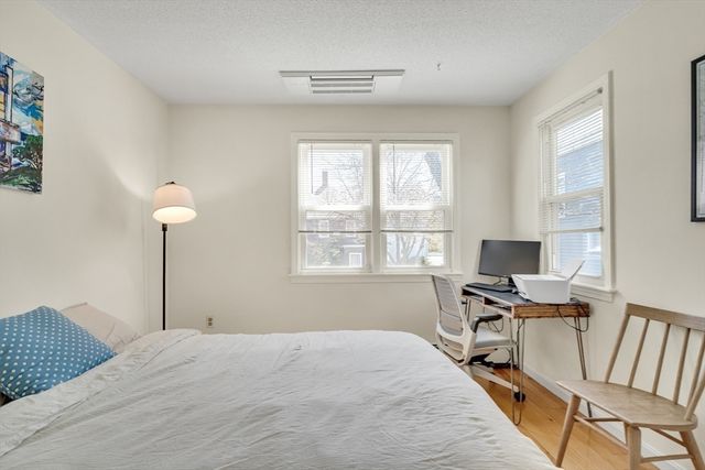 17 Bolton St 17, Somerville, MA 02143