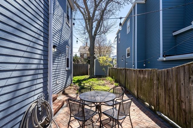 17 Bolton St 17, Somerville, MA 02143