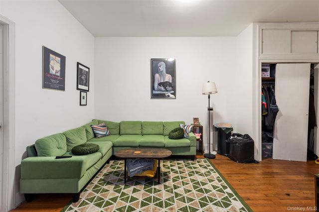 4304 34th Avenue, Astoria, NY 11101