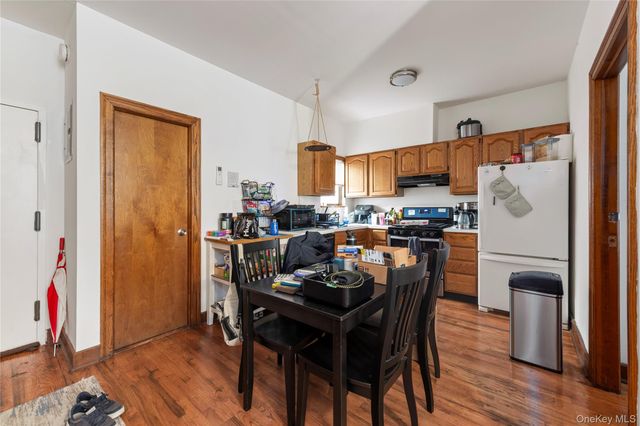 4304 34th Avenue, Astoria, NY 11101