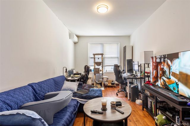 4304 34th Avenue, Astoria, NY 11101