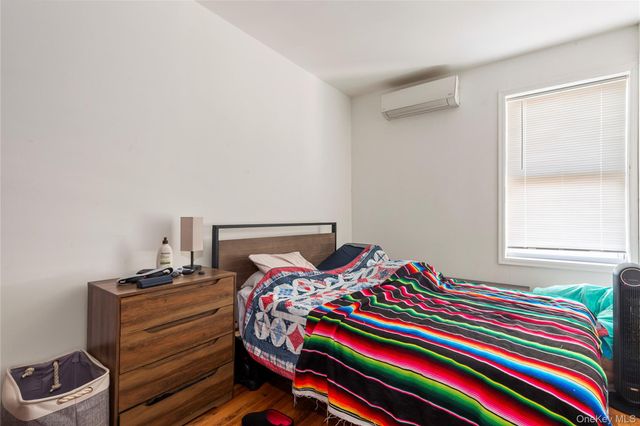 4304 34th Avenue, Astoria, NY 11101