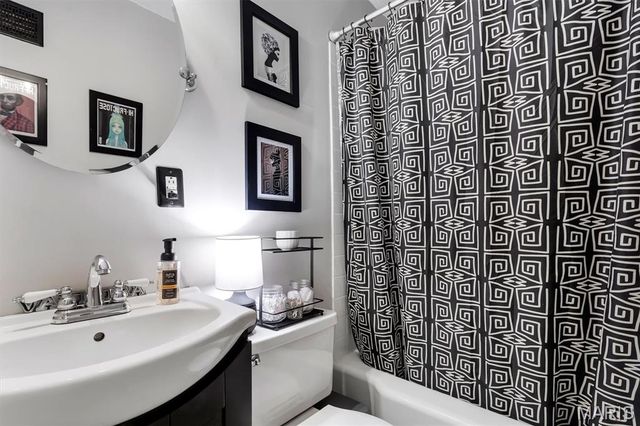 400 Corona Court, Webster Groves, MO 63119