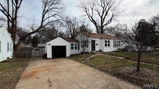 400 Corona Court, Webster Groves, MO 63119