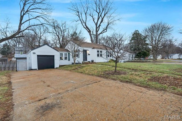 400 Corona Court, Webster Groves, MO 63119