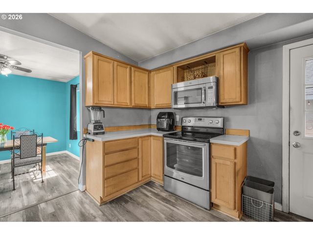 1810 Se TORBANK Rd, Milwaukie, OR 97222