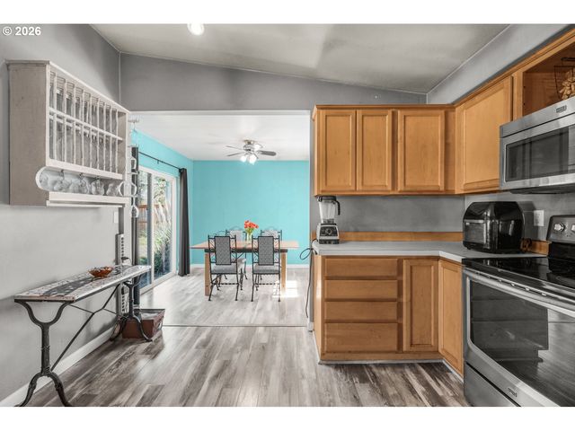 1810 Se TORBANK Rd, Milwaukie, OR 97222