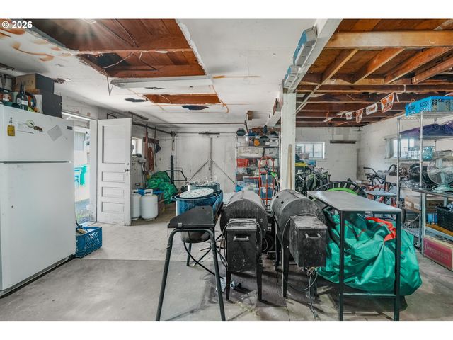 1810 Se TORBANK Rd, Milwaukie, OR 97222