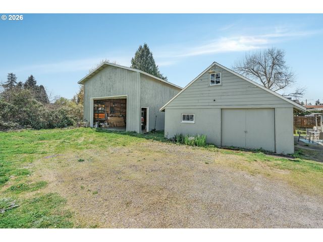 1810 Se TORBANK Rd, Milwaukie, OR 97222