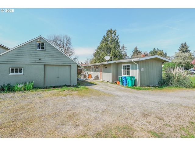 1810 Se TORBANK Rd, Milwaukie, OR 97222