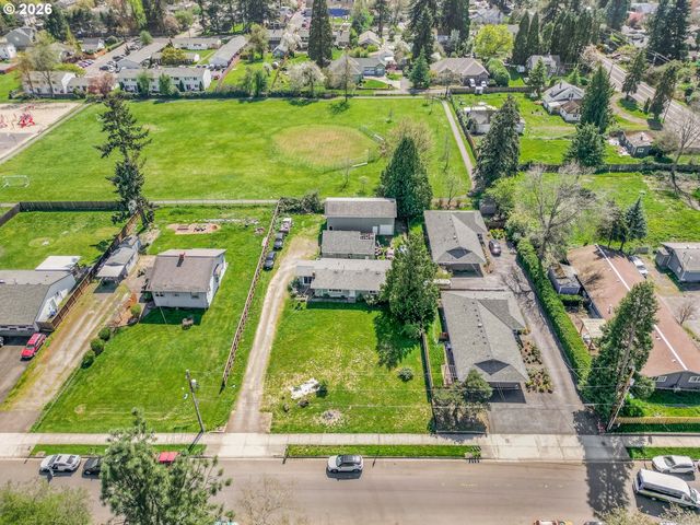 1810 Se TORBANK Rd, Milwaukie, OR 97222