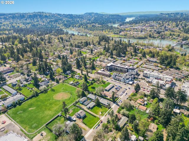 1810 Se TORBANK Rd, Milwaukie, OR 97222