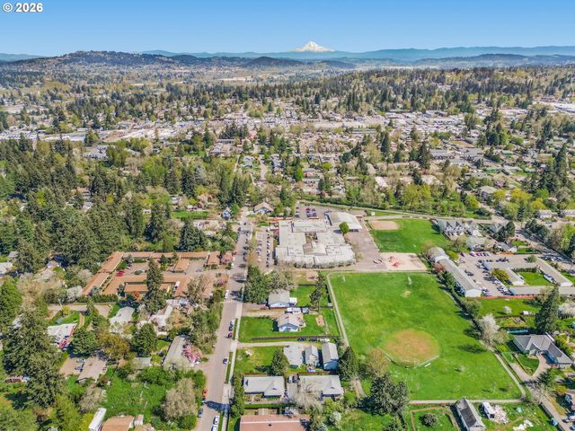 1810 Se TORBANK Rd, Milwaukie, OR 97222