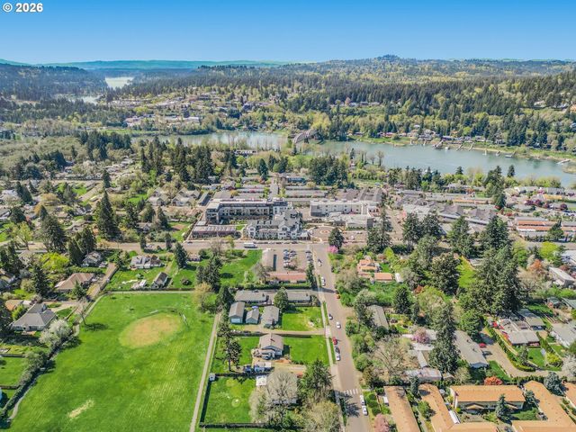 1810 Se TORBANK Rd, Milwaukie, OR 97222