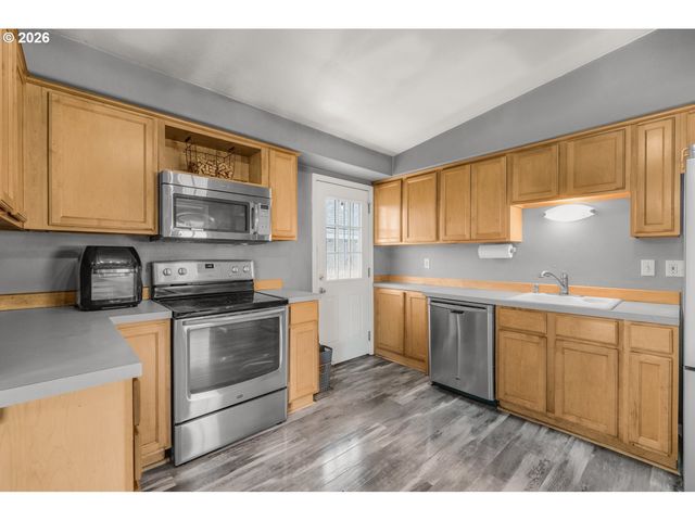 1810 Se TORBANK Rd, Milwaukie, OR 97222