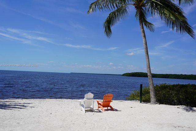 6206 Paradise Point Drive, Palmetto Bay, FL 33157