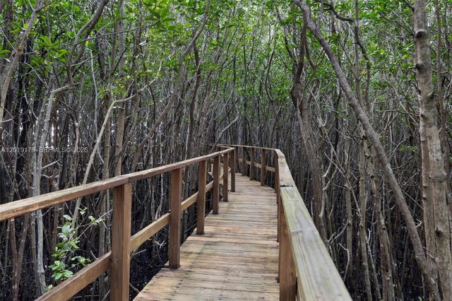 6206 Paradise Point Drive, Palmetto Bay, FL 33157