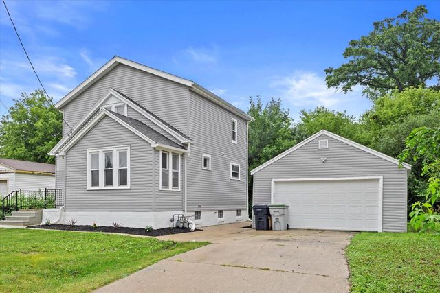 4512 W Green Tree ROAD, Milwaukee, WI 53223