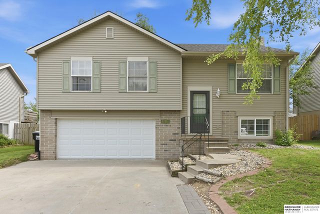 17711 Josephine Street, Omaha, NE 68136