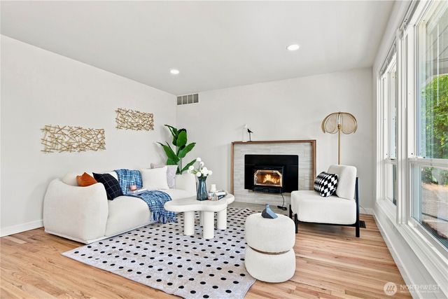 16631 116th Place SE, Renton, WA 98058