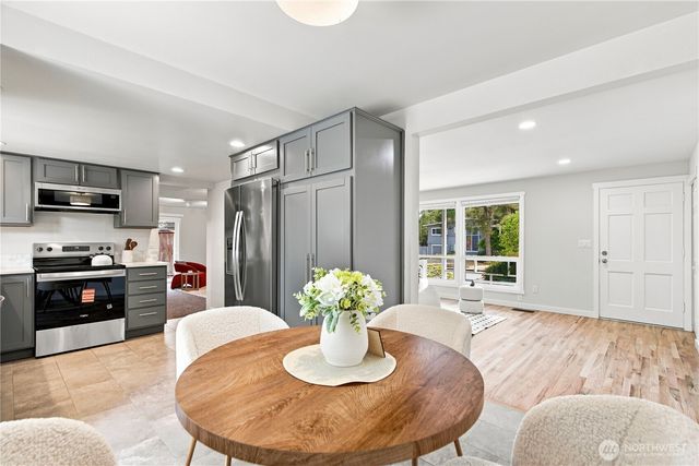 16631 116th Place SE, Renton, WA 98058