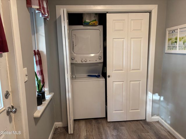 813 2nd Avenue, Troy, NY 12182