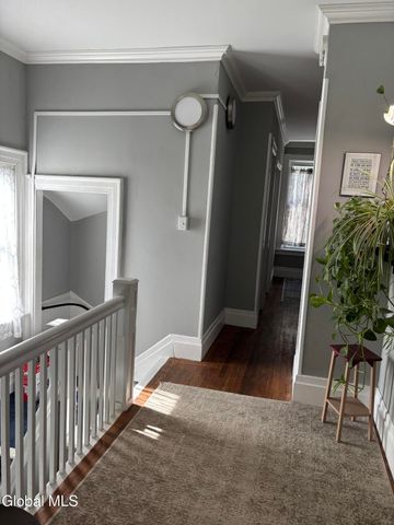 813 2nd Avenue, Troy, NY 12182