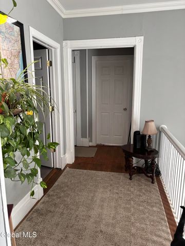 813 2nd Avenue, Troy, NY 12182