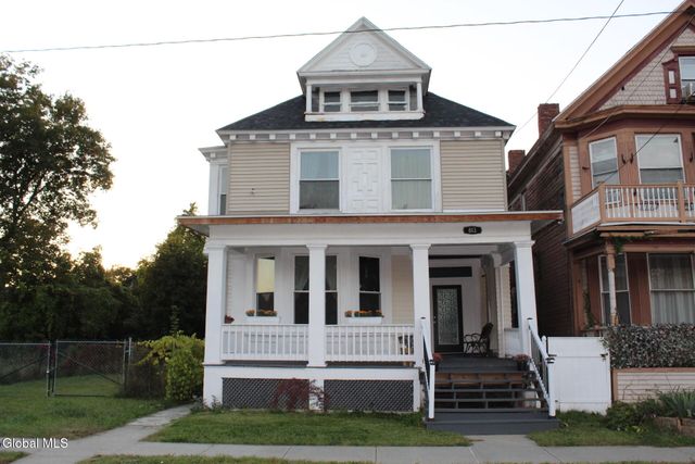 813 2nd Avenue, Troy, NY 12182