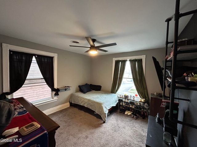 813 2nd Avenue, Troy, NY 12182