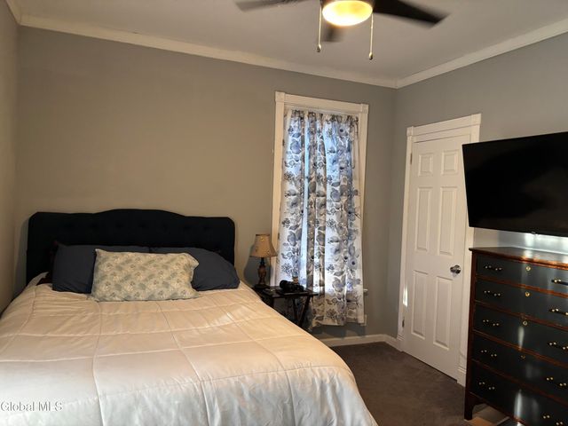 813 2nd Avenue, Troy, NY 12182