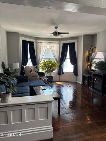 813 2nd Avenue, Troy, NY 12182