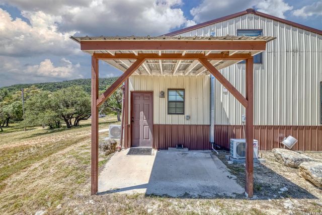 2242 Patterson Creek, Leakey, TX 78873