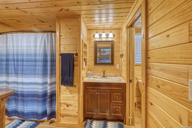 2242 Patterson Creek, Leakey, TX 78873