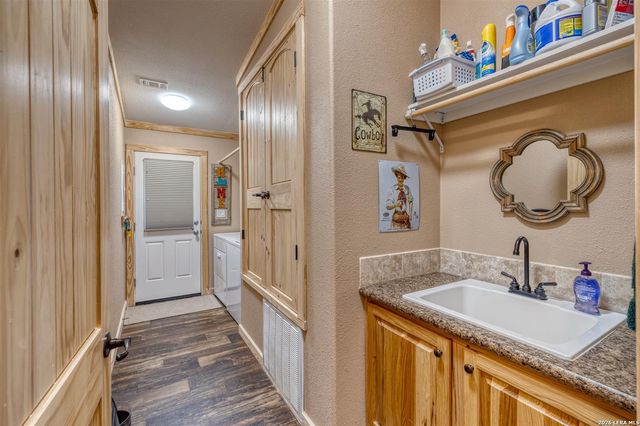 2242 Patterson Creek, Leakey, TX 78873