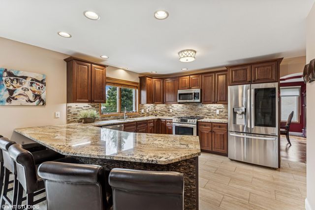 1427 Brandywine Drive, Munster, IN 46321