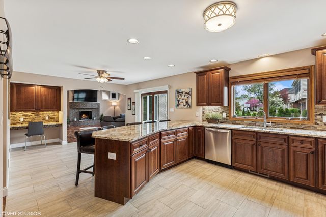 1427 Brandywine Drive, Munster, IN 46321