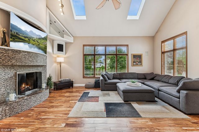 1427 Brandywine Drive, Munster, IN 46321