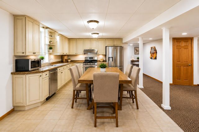 1427 Brandywine Drive, Munster, IN 46321