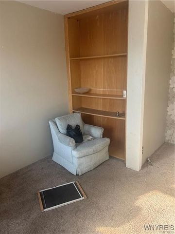 36 Flohr Avenue, West Seneca, NY 14224